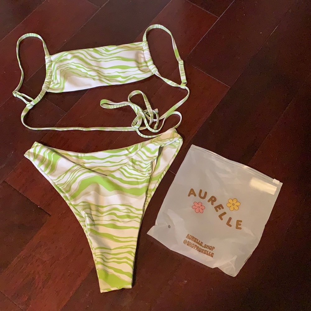 NWT aurelle bikini